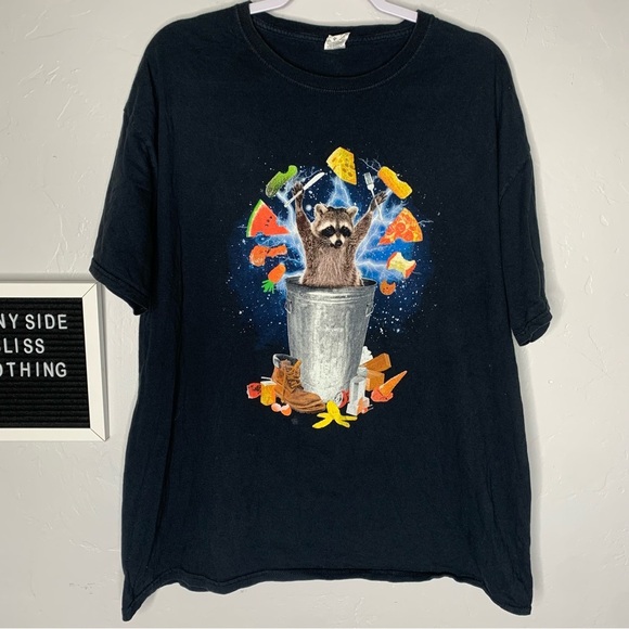 Raccoon In Trash Can Short Sleeve Crewneck Tee Size Extra Large - Picture 2 of 11